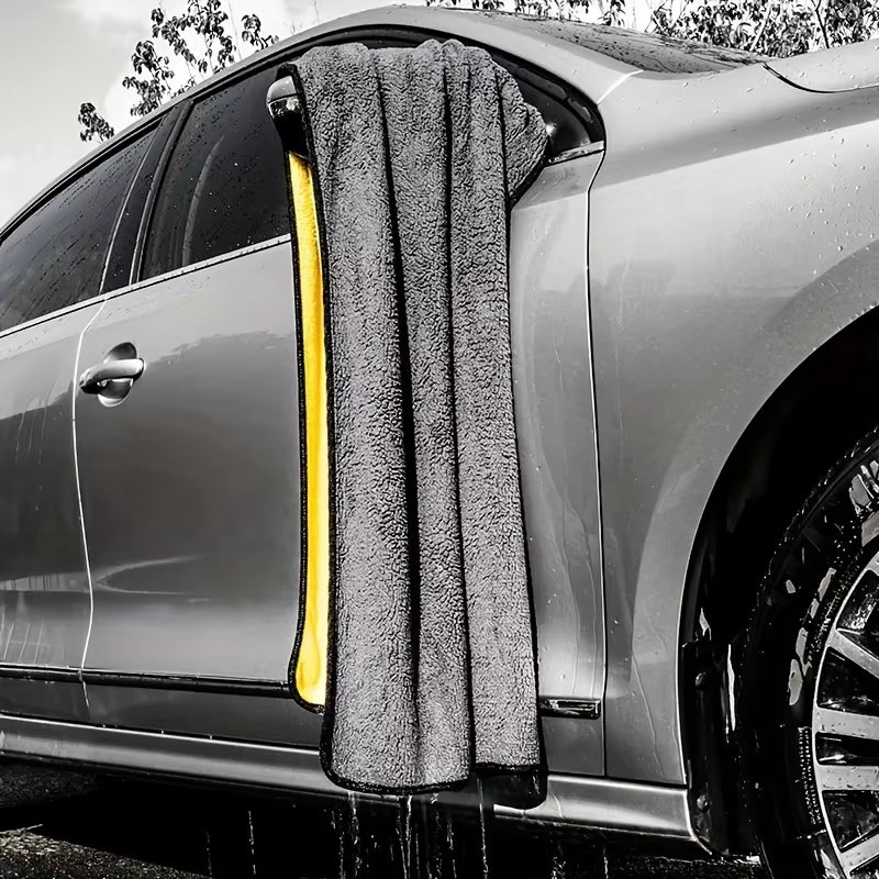 Microfiber Cleaning Towel for Professional Car Detailing and Maintenance